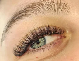 pretty little lashes by Anja Riza