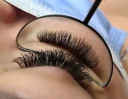 pretty little lashes by Anja Riza